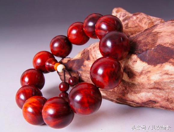 小叶紫檀手串的价格多少钱一克,小叶紫檀满天星料子一克多少钱