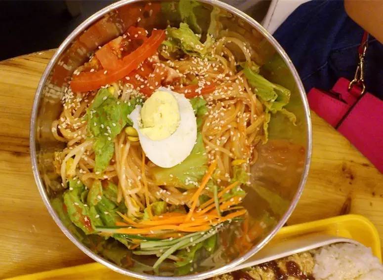 今天虹口足球场,虹口足球场坐满的盛况