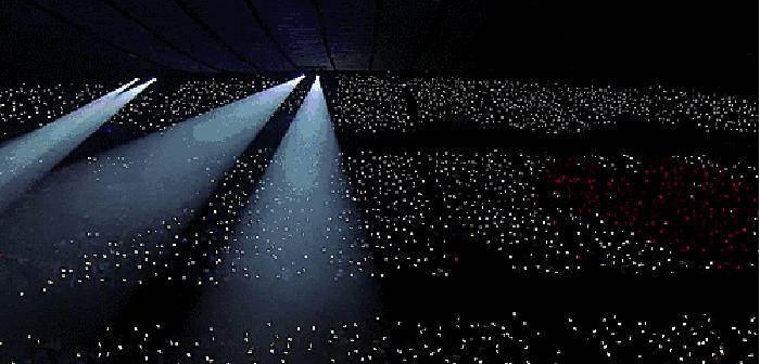 TF三周年各家粉丝花海应援？来学习下EXO粉丝如何花海变银海