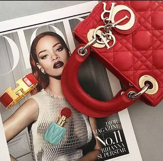 送我这些礼物，我们的关系就可以更进一步了....