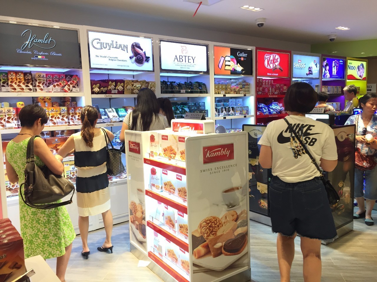 上海哪个免税店买后最便宜,上海最大的免税商场在哪里