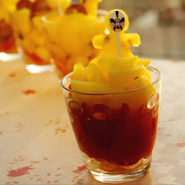 水果杯做法摆摊,水果杯子