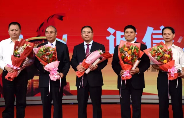 义乌诚信布料市场销售冠军,义乌市场上的诚信