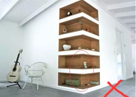 再三提醒，这种错误凿墙开柜对房子没有好处我嘴皮子都说起泡了