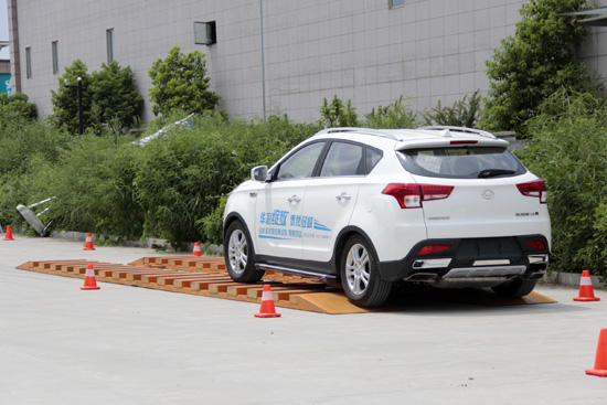 华泰圣达菲上路测试,华泰圣达菲性价比