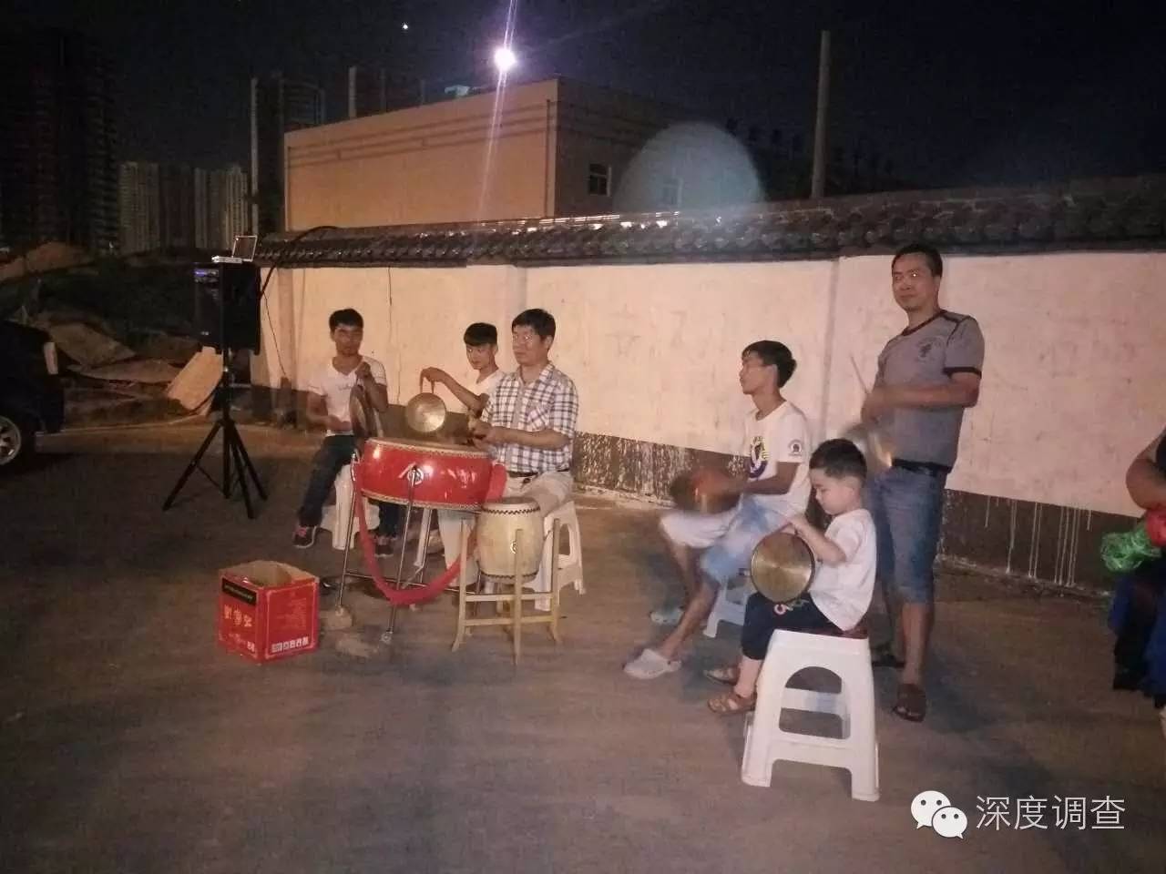 边走边唱的陕南旬阳农民工花鼓队,陕南旬阳花鼓