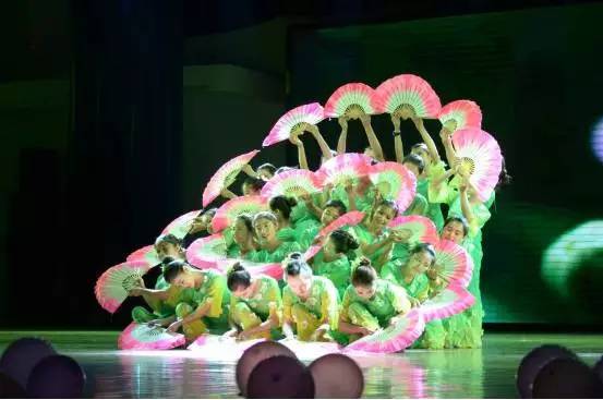 别young学院|外国语学院