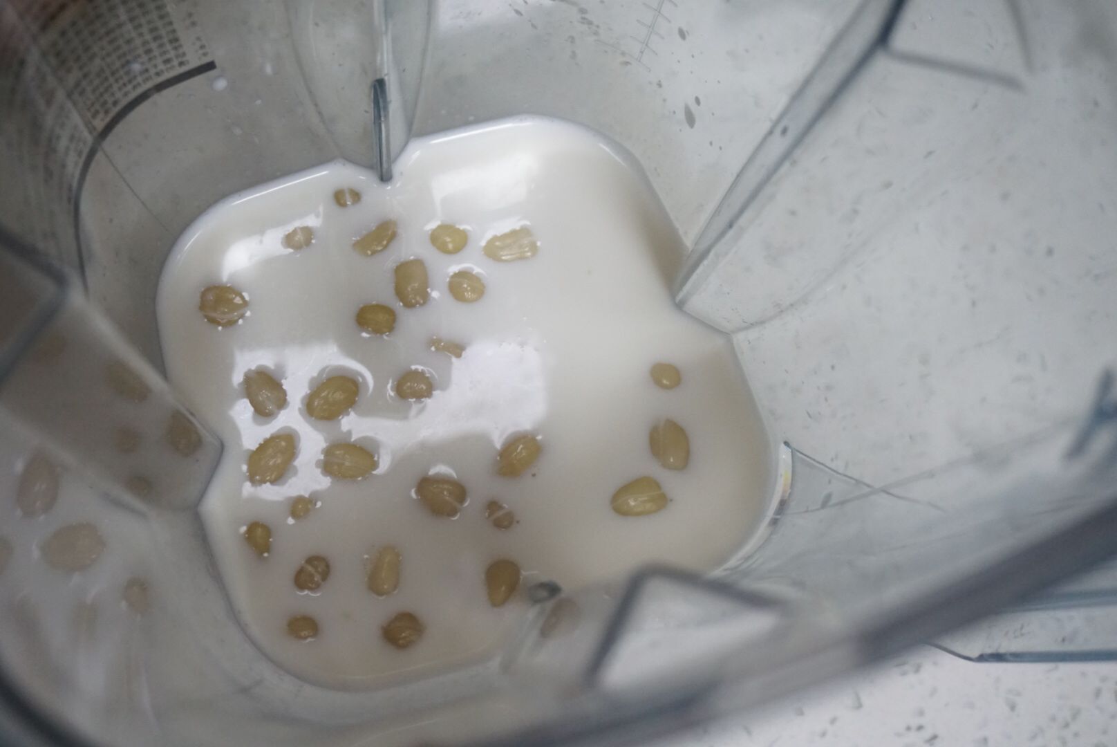 你在苍蝇馆子喝到的醇香又爽滑的花生露，咱在家用两元就能做一锅