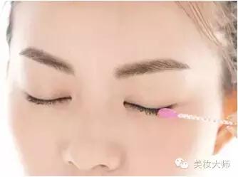 眼线卸妆的正确方法,卸妆啫喱正确使用方法