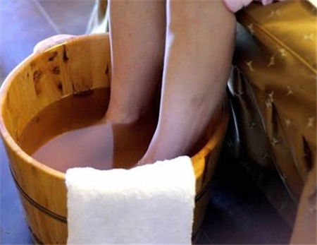 艾草泡脚助孕吗,艾草泡脚助孕有用吗