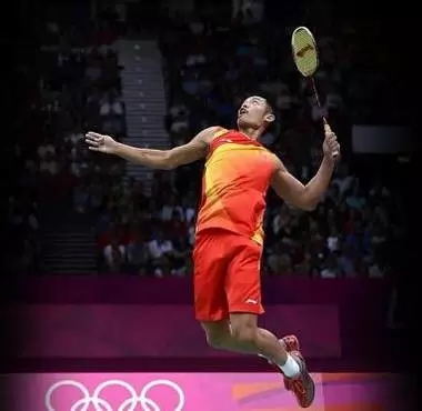 羽毛球怎么增加打球爆发力,如何用羽毛球拍训练羽毛球爆发力