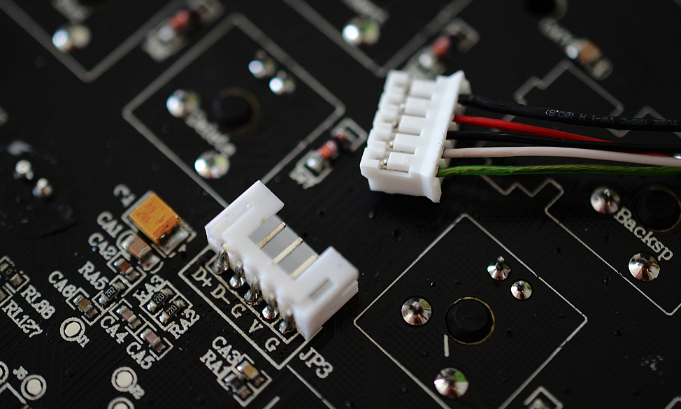 艾酷金粉轴机械键盘,艾酷机械键盘哪个好