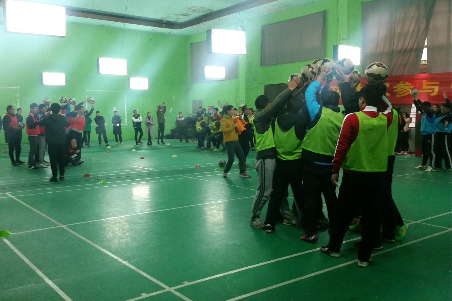 上好一节体育课分为几个步骤,高中第一节足球课该怎么上