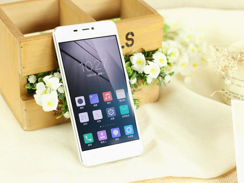 纯简白带来极致IUNIN1给你别样用机享受