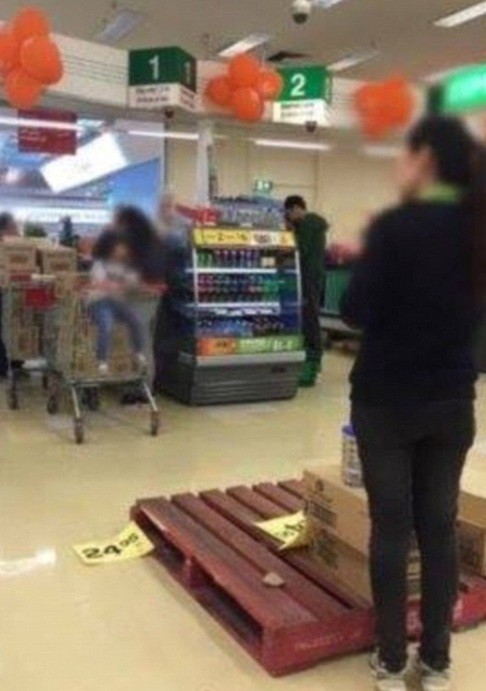 澳大利亚人看华人,中国人到海外抢购奶粉