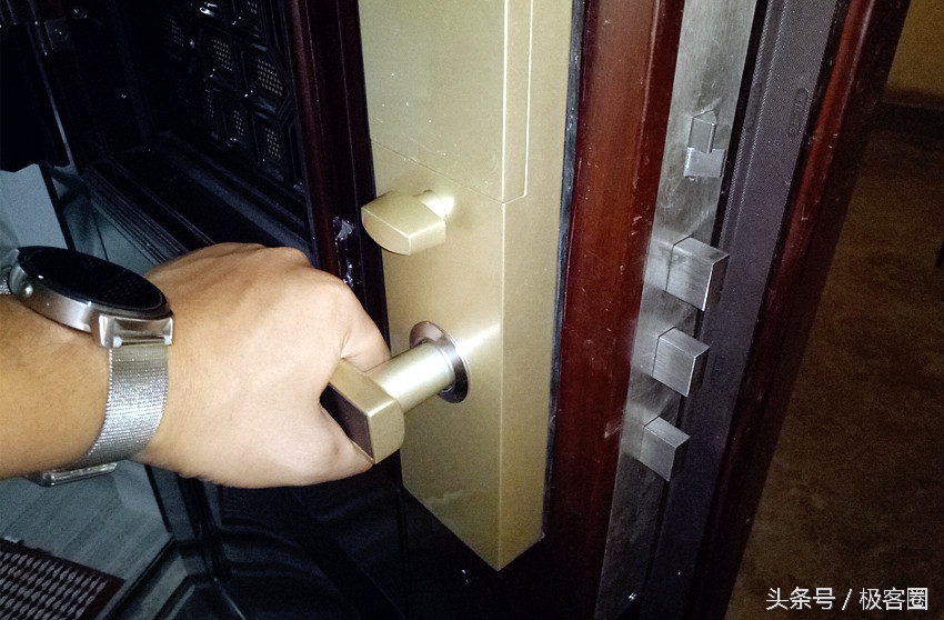 高科技的魅力,智能防盗门有哪些功能