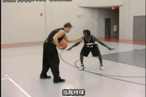 不需要变向就能完成的过人动作,变向过人教学绝对把人晃倒