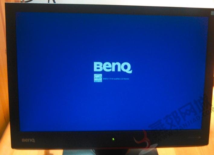 电脑主机能开机但是显示器没反应,电脑主机在工作但是显示器无信号