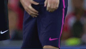 捂裆派龙抓手,足坛“抓鸟”合集