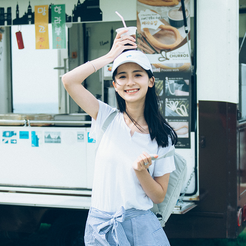 女生穿皮衣也可以这么帅,帅气迷人皮衣