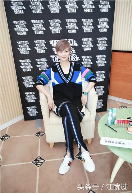 秋冬日系小白鞋怎么搭配,秋冬必备的一双百搭鞋