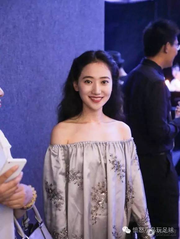 最新一届国足太太团,见证他们