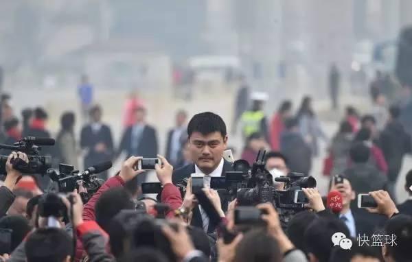 火箭22连胜火箭vs湖人,火箭22连胜姚明打了多少场