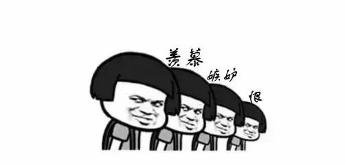 天呐!年轻情侣亲个嘴后