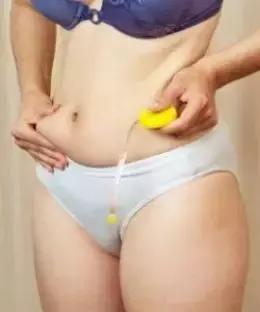 如何让腰变得更细,四个动作让我们肚子平了腰细了