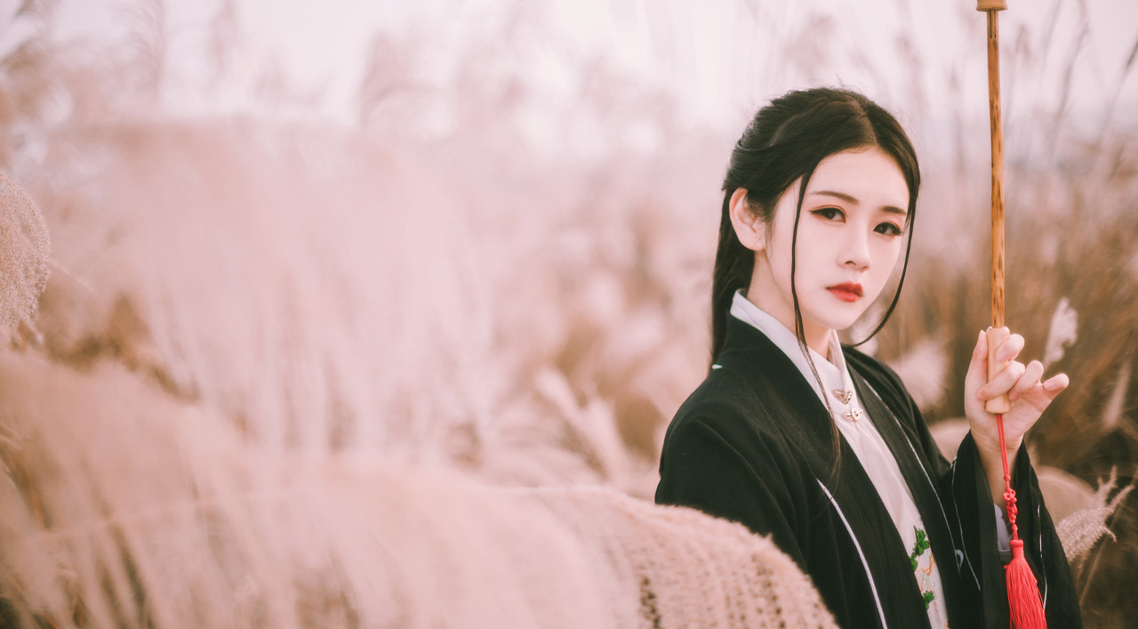 王爷看上一个女人的小说,穿越小说王爷动情