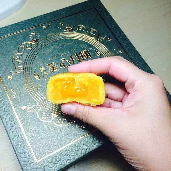 香港月饼火爆,香港奶黄流心月饼