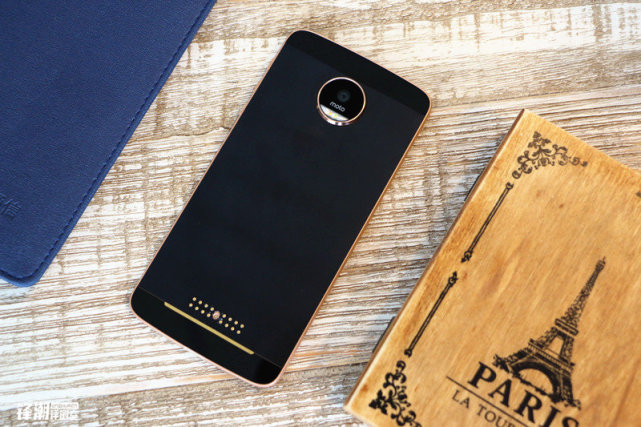 颠覆传统模块化大作:MotoZ上手评测