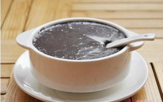 少年有白发吃什么好,年轻人白发如何养生