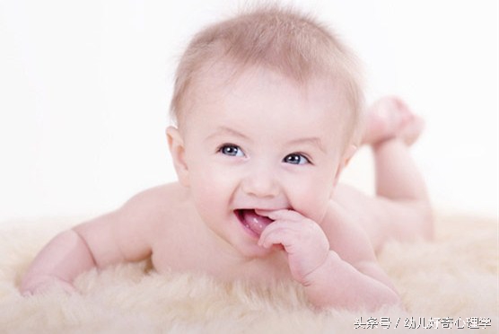 宝宝手指起皮长倒刺脸发黄,婴儿手指长倒刺撕下去红肿