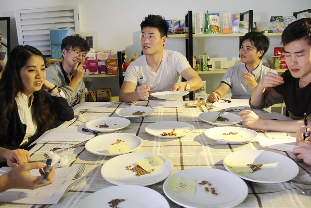 食屎啦，是一种什么样的体验|丧心病狂之狗粮试吃