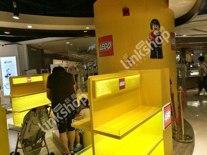 上海机场免税店最近人气,上海浦东免税店销售额