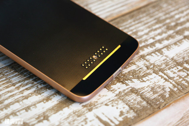 颠覆传统模块化大作:MotoZ上手评测