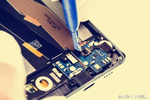 小米5位插线板拆解,小米5pro拆解