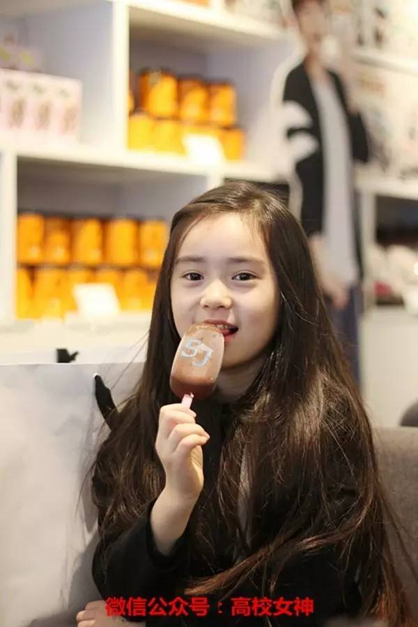 林允儿以前到现在的变化,林允儿早期的视频