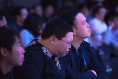 PDD曝自己是双性恋粉丝瞬间菊花一紧