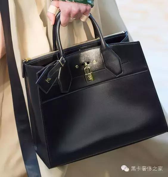 职场不输阵女生上班要背什么包?