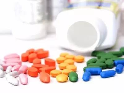 痛经男朋友只会说多喝热水怎么办,痛经喝了一天的热水就缓解了