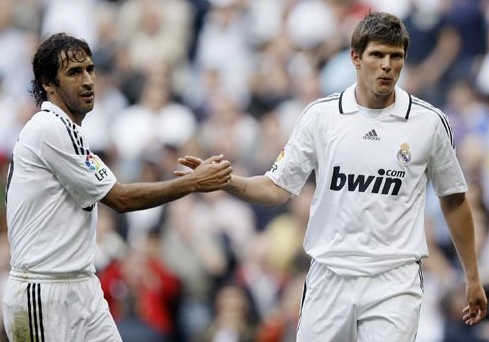 中秋节特辑:那些在欧冠赛场与老东家“团圆”的巨星