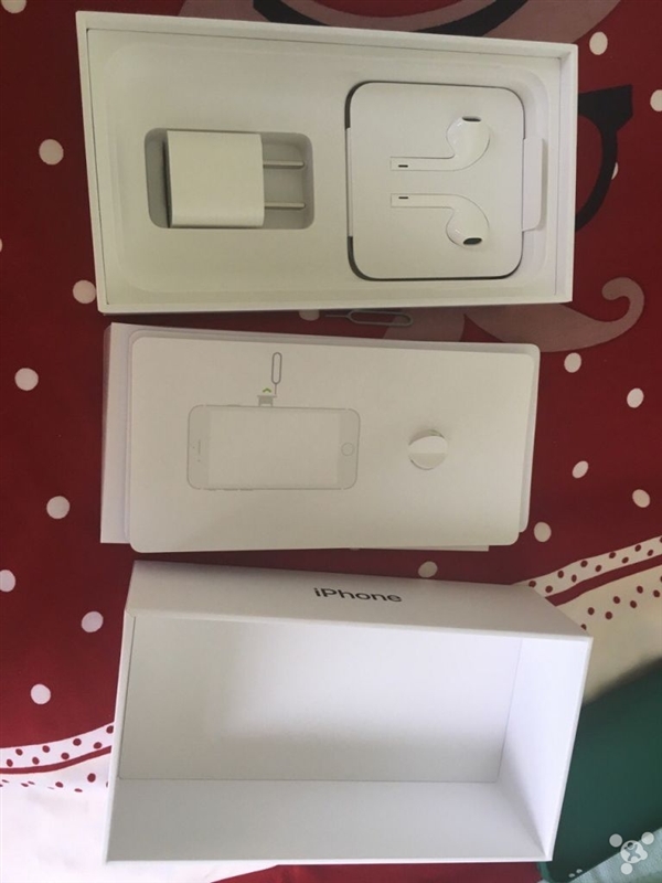 网友晒首批iPhone7开箱：黑色、玫瑰金成主流