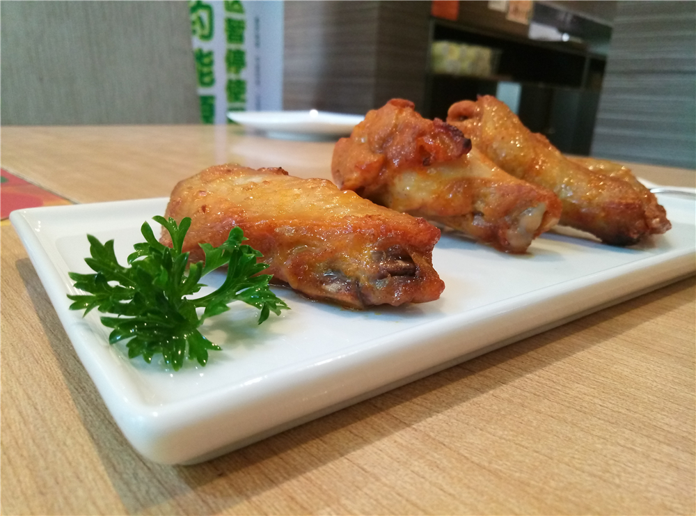 颜值加持,魅蓝e全部参数