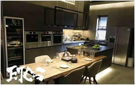 欢乐颂安迪是如何成为女强人的 (欢乐颂2安迪被撩)