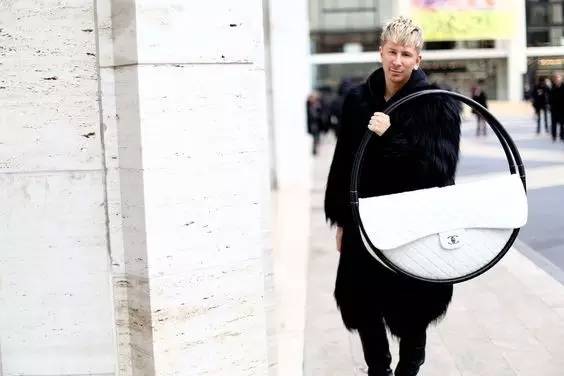 套娃chanel (chanel度假系列呼啦圈包)