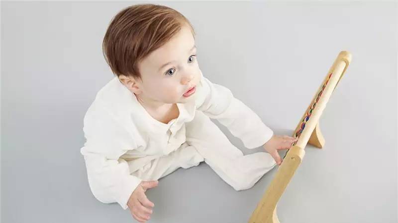 过早的让宝宝学站立的危害,过早学习对孩子有危害吗