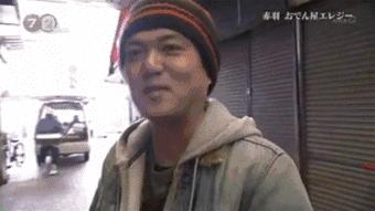 这家在街角开了60年的小摊，只卖一种料理，连个座位都没有，却把大家都暖哭了