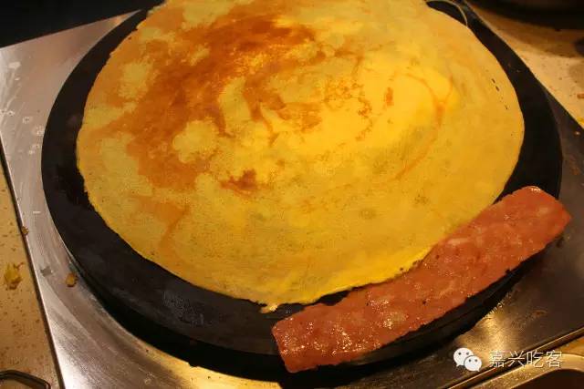 福利网红鸡蛋饼来江南摩尔啦！土豪版简约款自助随心配，你还坐得住?NO.405